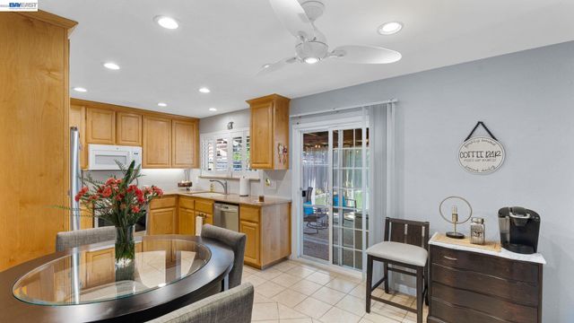 1143 Bedford, Vacaville, CA 95687