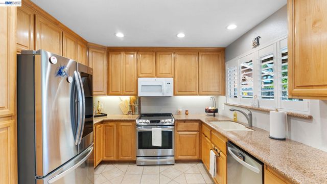 1143 Bedford, Vacaville, CA 95687