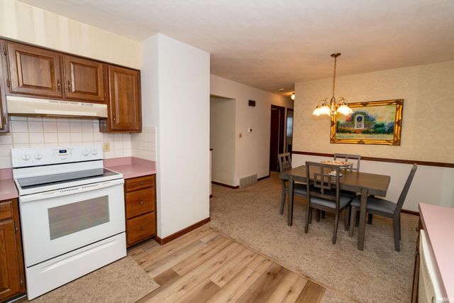 821 Greenmount Court, Mishawaka, IN 46544