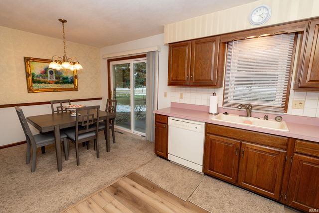 821 Greenmount Court, Mishawaka, IN 46544