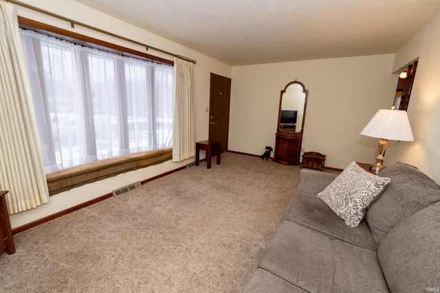 821 Greenmount Court, Mishawaka, IN 46544