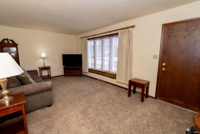 821 Greenmount Court, Mishawaka, IN 46544