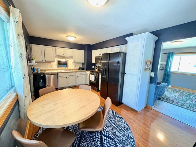 29941 Greenleaf DRIVE, Burlington, WI 53105