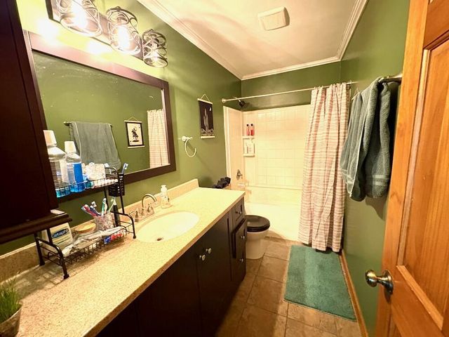 29941 Greenleaf DRIVE, Burlington, WI 53105
