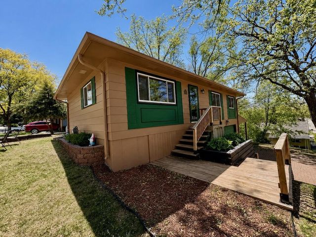 29941 Greenleaf DRIVE, Burlington, WI 53105