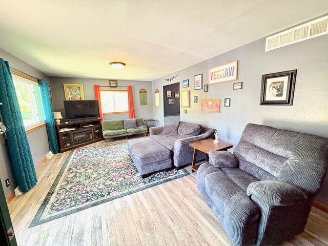 29941 Greenleaf DRIVE, Burlington, WI 53105