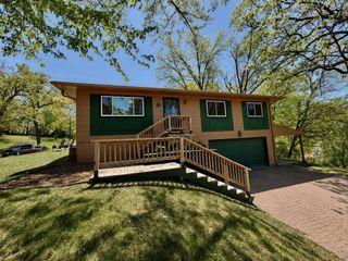 29941 Greenleaf DRIVE, Burlington, WI 53105