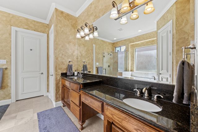 804 Bentwater Parkway, Grand Prairie, TX 75104