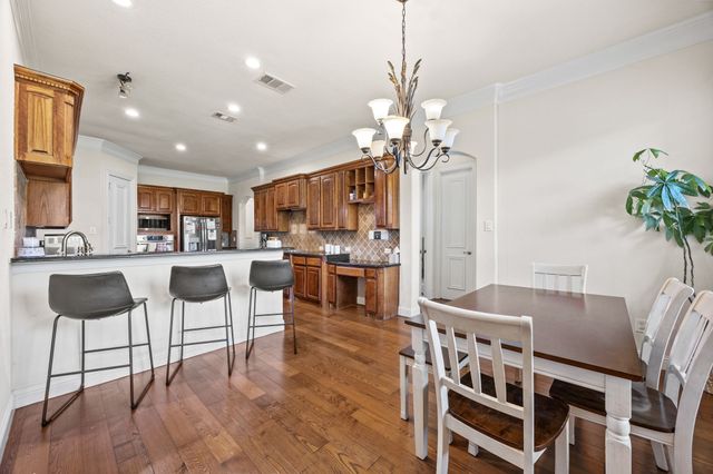 804 Bentwater Parkway, Grand Prairie, TX 75104