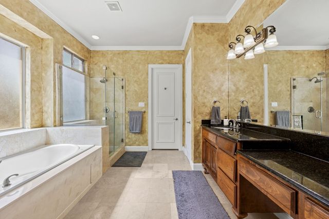 804 Bentwater Parkway, Grand Prairie, TX 75104