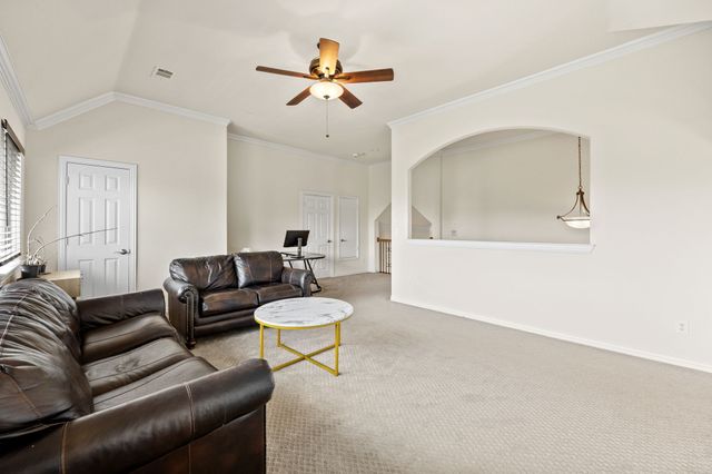804 Bentwater Parkway, Grand Prairie, TX 75104