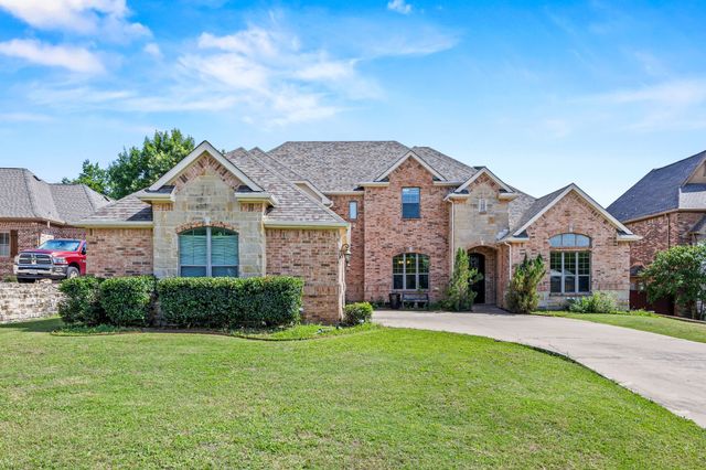 804 Bentwater Parkway, Grand Prairie, TX 75104