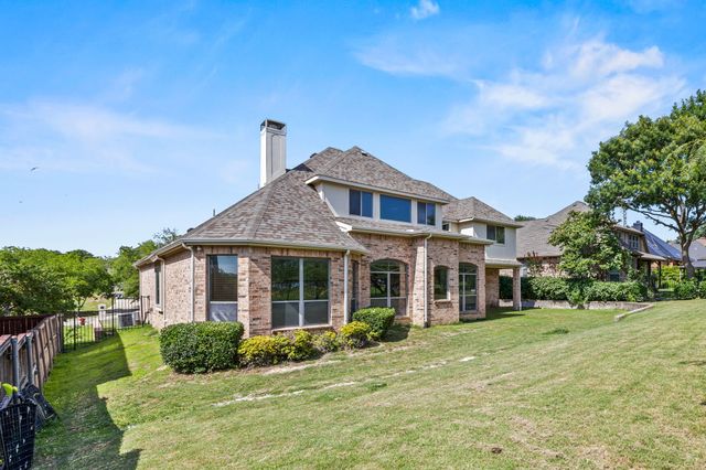 804 Bentwater Parkway, Grand Prairie, TX 75104