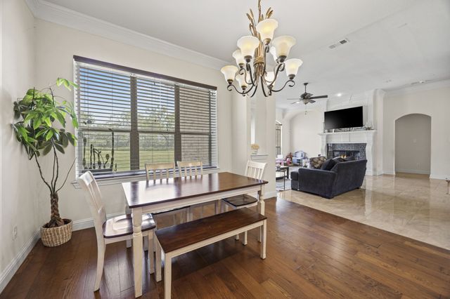 804 Bentwater Parkway, Grand Prairie, TX 75104
