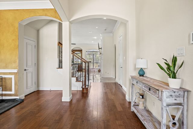 804 Bentwater Parkway, Grand Prairie, TX 75104