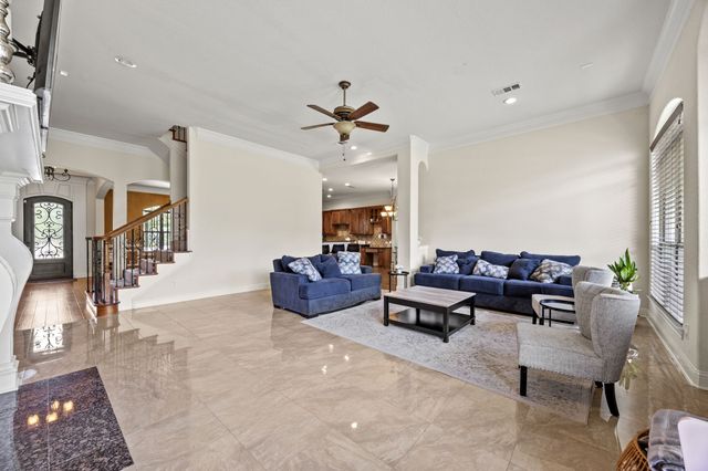 804 Bentwater Parkway, Grand Prairie, TX 75104