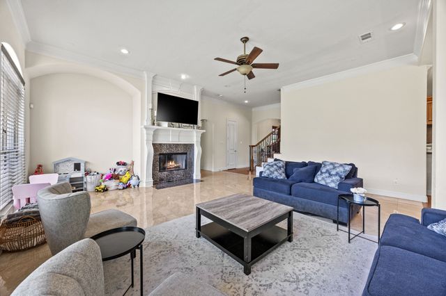 804 Bentwater Parkway, Grand Prairie, TX 75104
