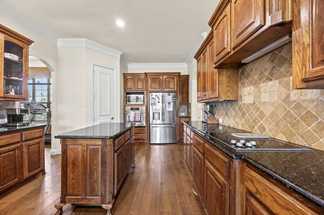 804 Bentwater Parkway, Grand Prairie, TX 75104