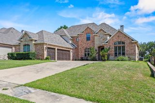 804 Bentwater Parkway, Grand Prairie, TX 75104