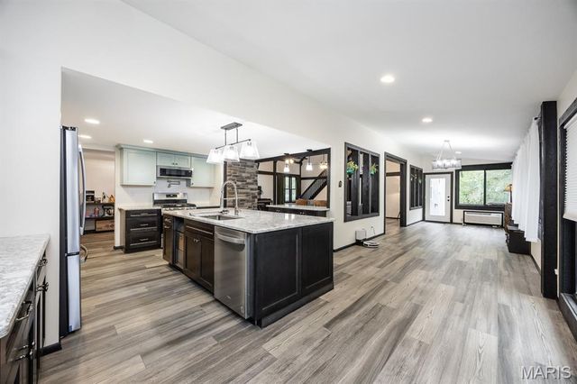 130 Covered Bridge Lane, Belleville, IL 62221