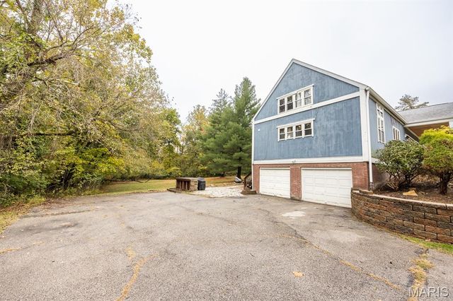 130 Covered Bridge Lane, Belleville, IL 62221