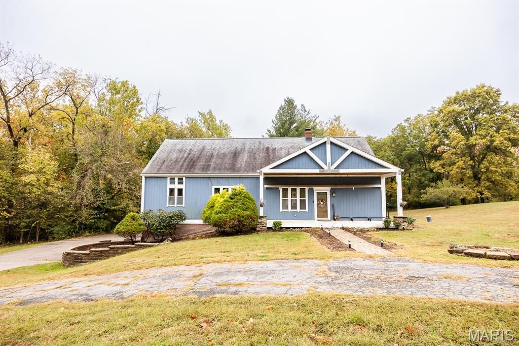 130 Covered Bridge Lane, Belleville, IL 62221