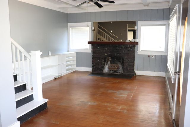 253 E Putnam Avenue, Porterville, CA 93257