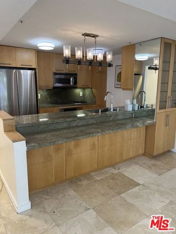 10535 Wilshire Boulevard D4, Los Angeles, CA 90024