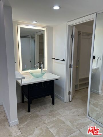 10535 Wilshire Boulevard D4, Los Angeles, CA 90024