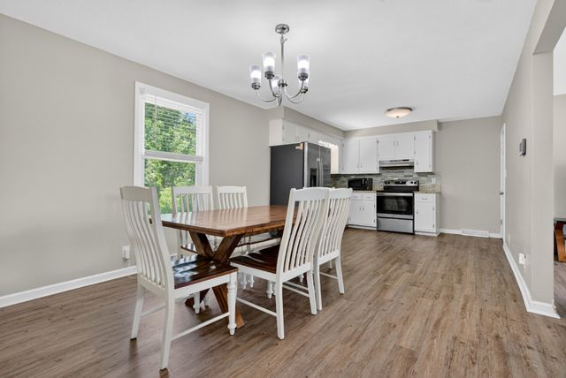 609 Chrisman Dr, Clarksville, TN 37042