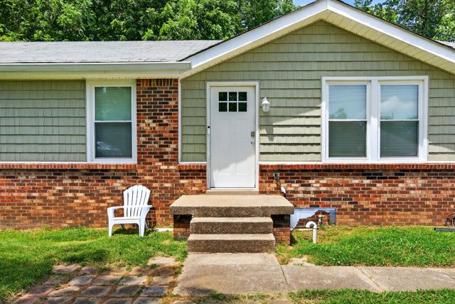 609 Chrisman Dr, Clarksville, TN 37042
