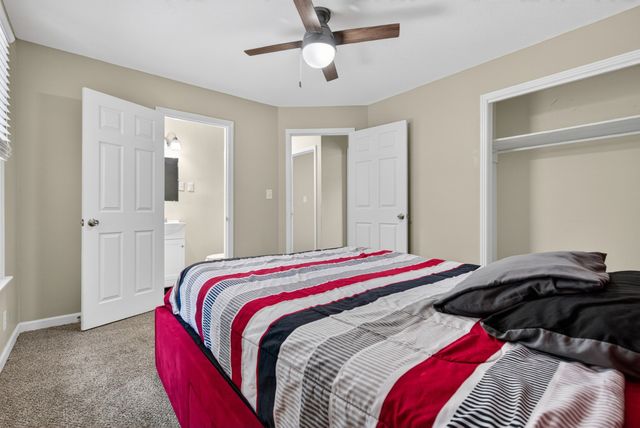 609 Chrisman Dr, Clarksville, TN 37042