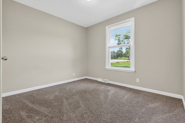 609 Chrisman Dr, Clarksville, TN 37042