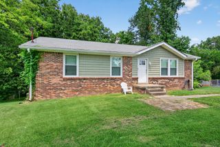 609 Chrisman Dr, Clarksville, TN 37042