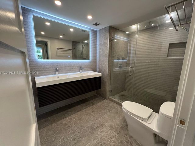 200 Ocean Dr 3C, Miami Beach, FL 33139