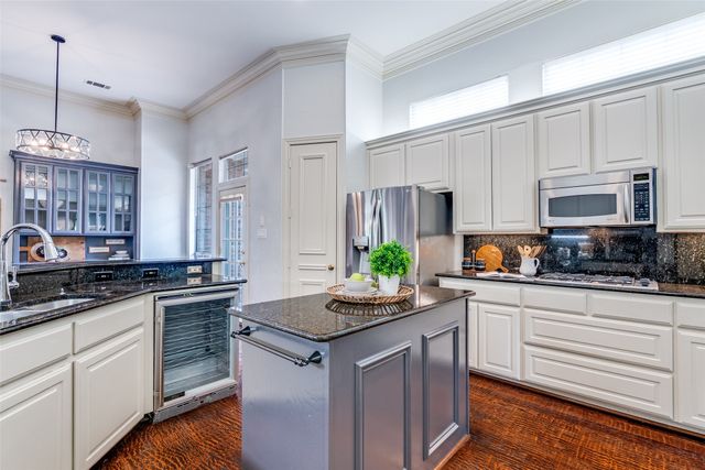 5900 Kensington Drive, Plano, TX 75093