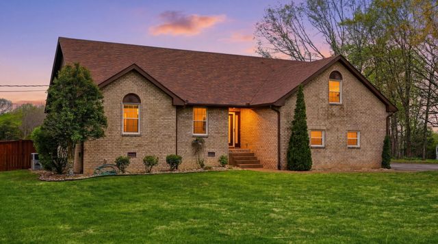 715 Poplar Dr, Mount Juliet, TN 37122