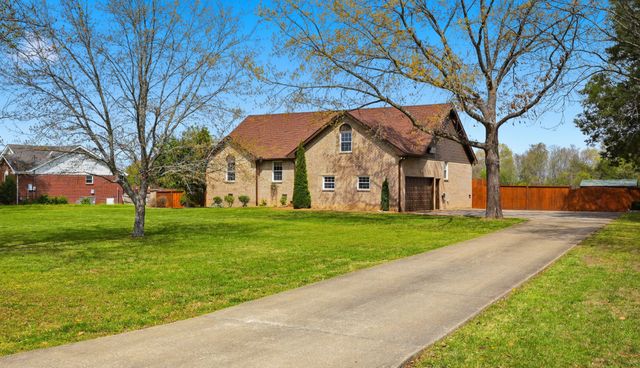 715 Poplar Dr, Mount Juliet, TN 37122