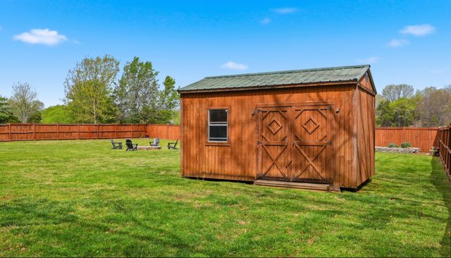 715 Poplar Dr, Mount Juliet, TN 37122