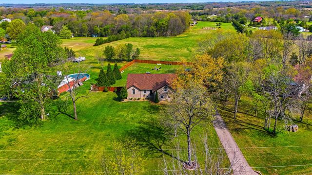 715 Poplar Dr, Mount Juliet, TN 37122