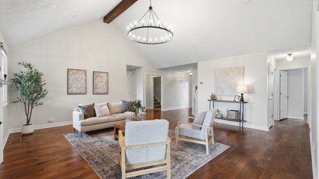 715 Poplar Dr, Mount Juliet, TN 37122