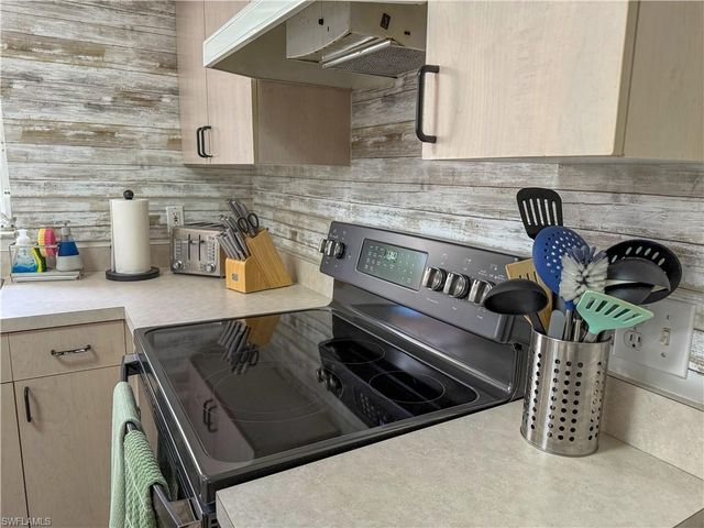 5870 Star Grass LN, Naples, FL 34116