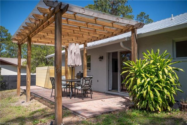 5870 Star Grass LN, Naples, FL 34116