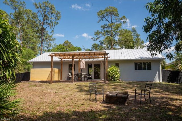 5870 Star Grass LN, Naples, FL 34116