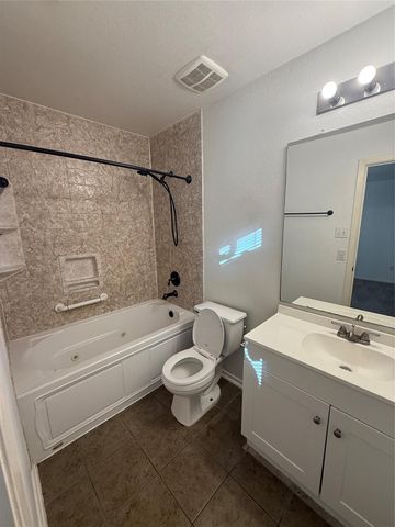 1639 Nichole Woods Drive, Houston, TX 77047