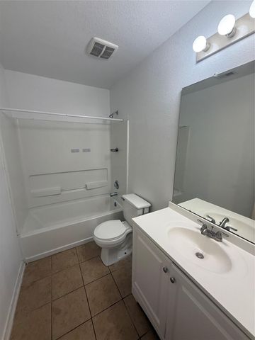 1639 Nichole Woods Drive, Houston, TX 77047