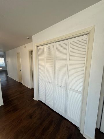 1639 Nichole Woods Drive, Houston, TX 77047