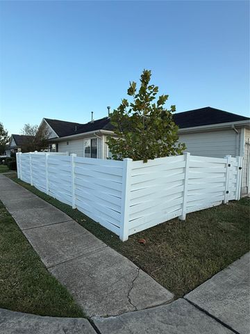 1639 Nichole Woods Drive, Houston, TX 77047