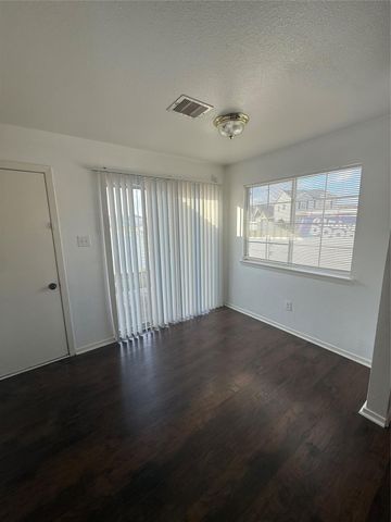 1639 Nichole Woods Drive, Houston, TX 77047