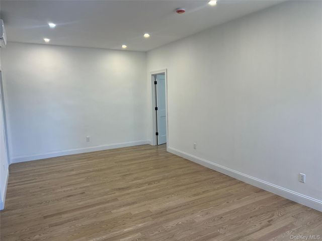 817 Onderdonk Avenue 2R, Ridgewood, NY 11385